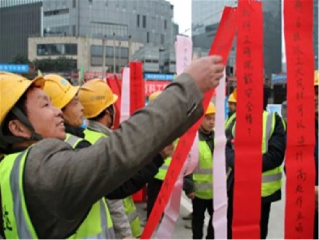 重庆在建第一高楼 万科超高层二三期项目全面打造标化智慧工地