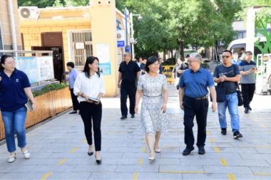 迁安小学代表团赴幸福小学参观“幸福树”评价系统