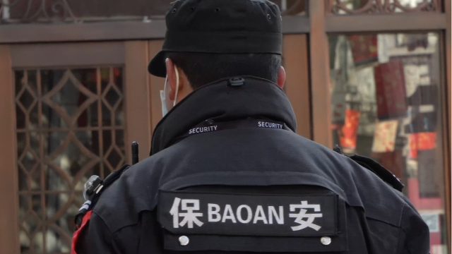 送货上门VS社区安全，业主间的需求矛盾，物业要如何调和？