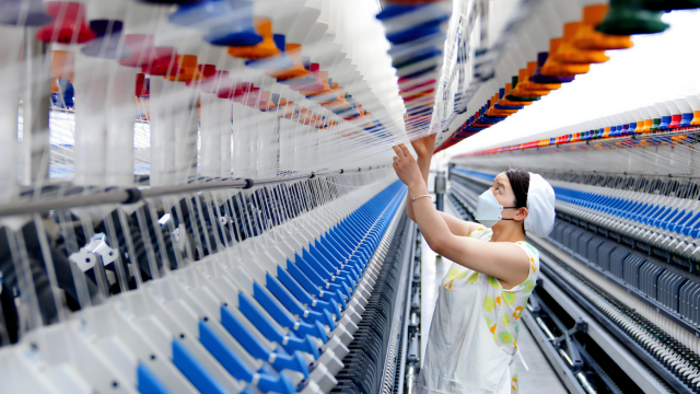 安达发|人力成本上涨30%：APS高级排产软件助纺织厂用更少人做更多货