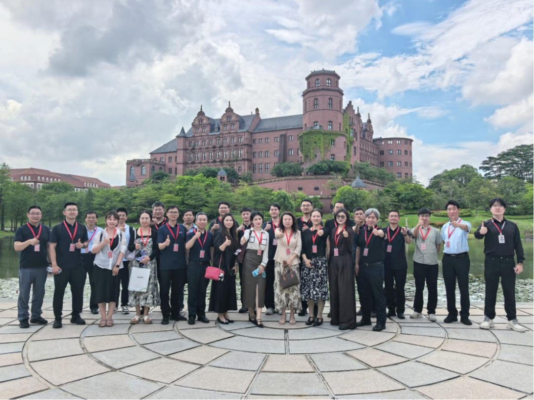 走进华为 | 聚力共赢——泊松软件携手中国和平利用军工技术协会举办工业软件高质量发展私享会