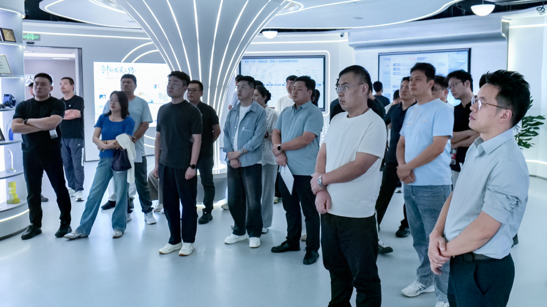山东省人工智能创新应用孵化营(第二期)召开,华天软件分享 AI 赋能三维 CAD 新实践