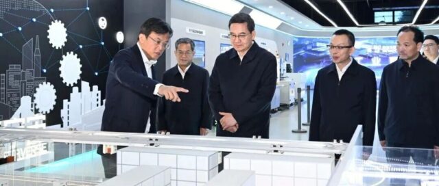 湖北省委常委、武汉市委书记盛阅春调研数智经济发展工作